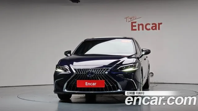 2022 Lexus ES, foto 2
