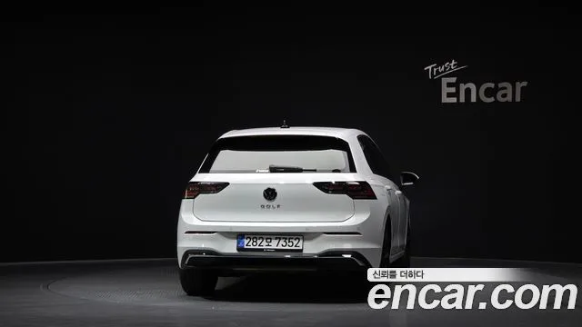 2025 Volkswagen Golf, foto 4