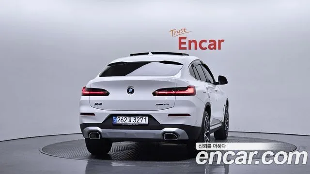 2025 BMW X4, foto 4