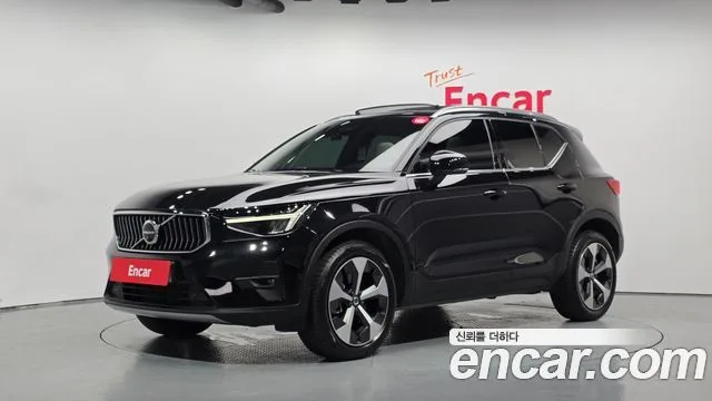 2023 Volvo XC40