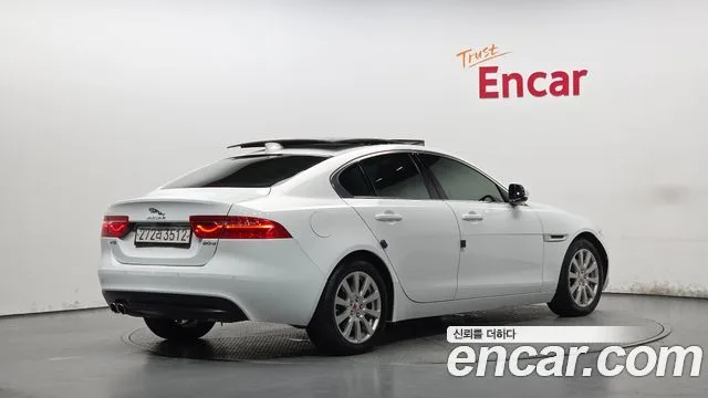 2018 Jaguar XE