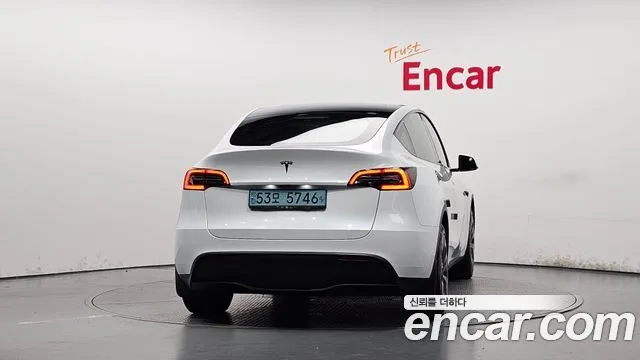 2023 Tesla Model Y, foto 3