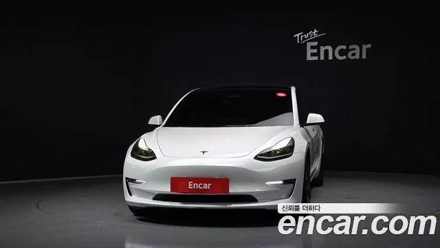 2022 Tesla Model 3, foto 3