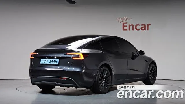 2025 Tesla Model 3