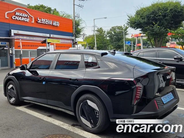2027 Kia EV4, foto 2