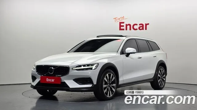 2023 Volvo V60