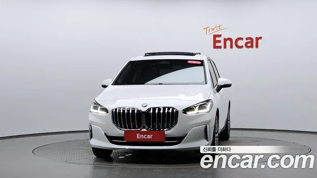 2025 BMW 2-Series, foto 2