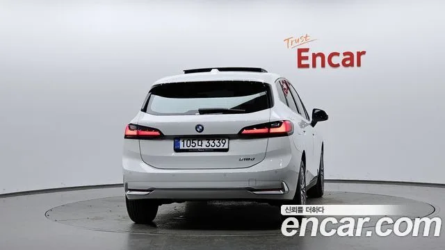 2025 BMW 2-Series, foto 3