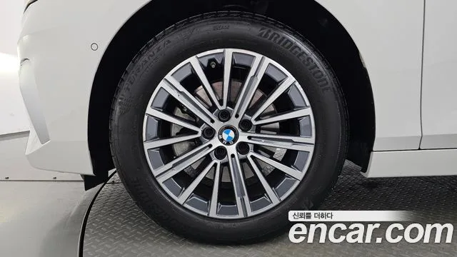 2025 BMW 2-Series, foto 4