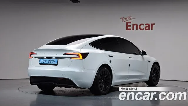 2025 Tesla Model 3