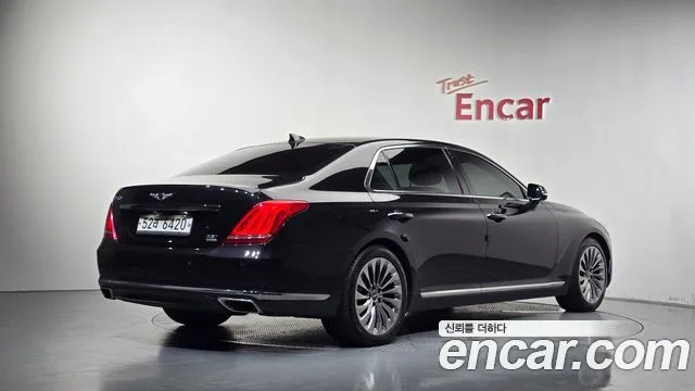 2018 Genesis EQ900