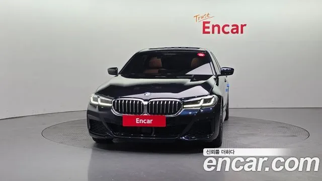 2022 BMW 5-Series, foto 3