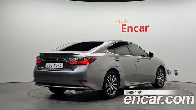 2016 Lexus ES, foto 2