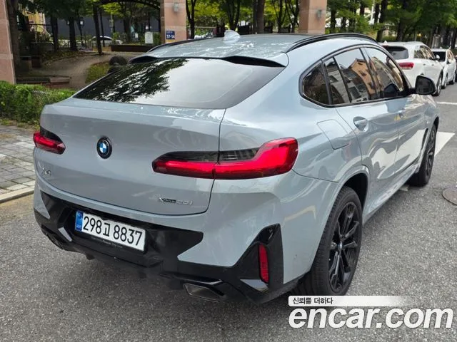 2025 BMW X4, foto 2
