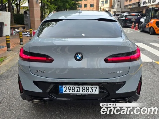 2025 BMW X4, foto 4