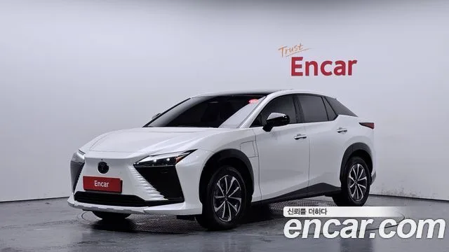 2023 Lexus RZ