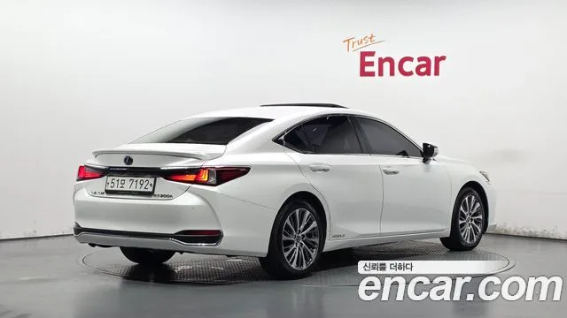 2019 Lexus ES, foto 2