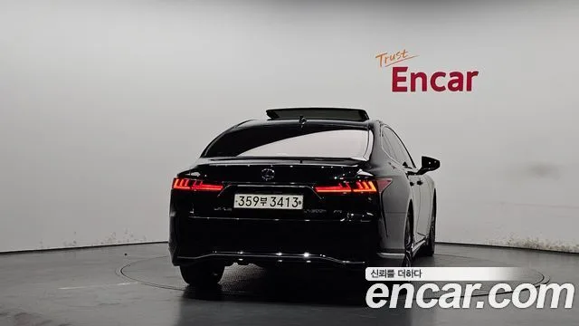 2021 Lexus LS, foto 4