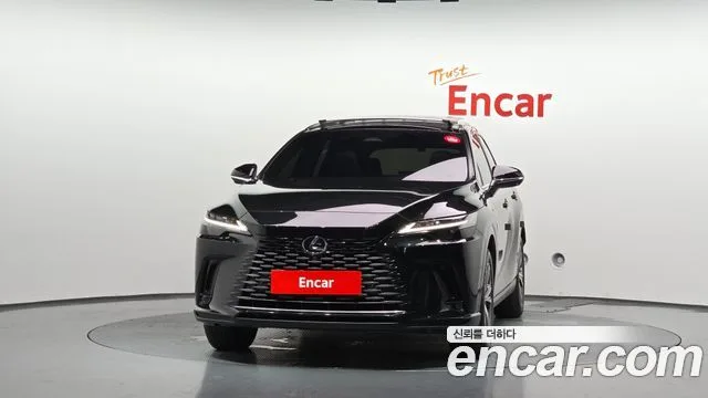 2025 Lexus RX, foto 3