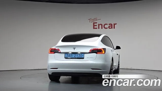2022 Tesla Model 3, foto 3