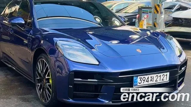 2025 Porsche Panamera