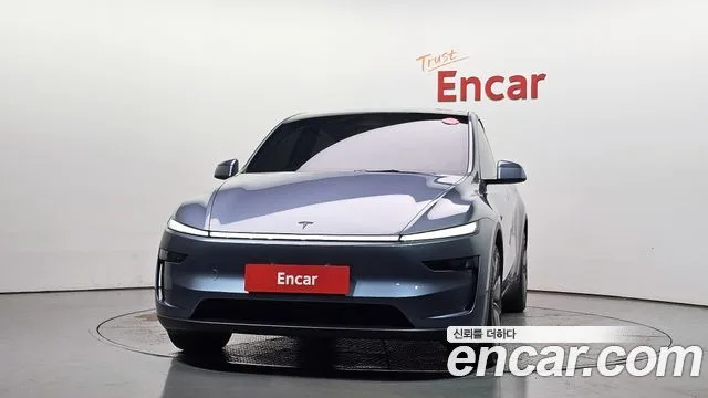 2025 Tesla Model Y, foto 3