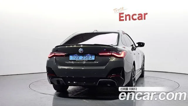 2024 BMW i4, foto 4