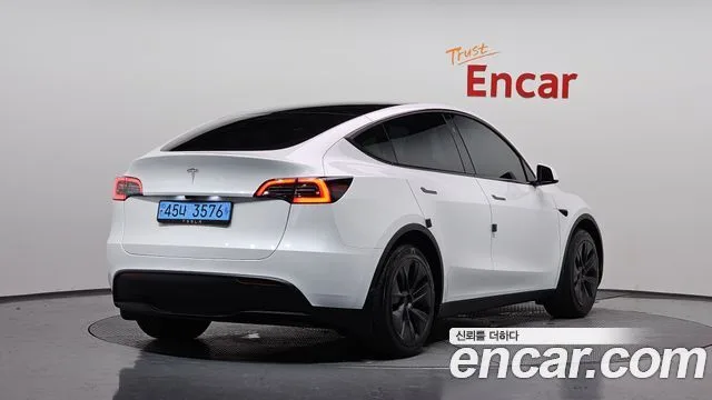 2024 Tesla Model Y