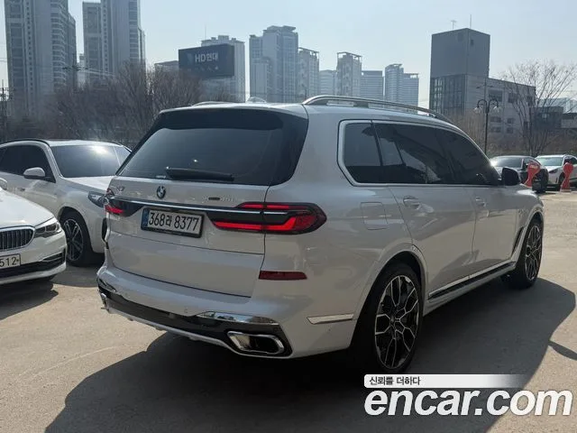 2026 BMW X7, foto 4