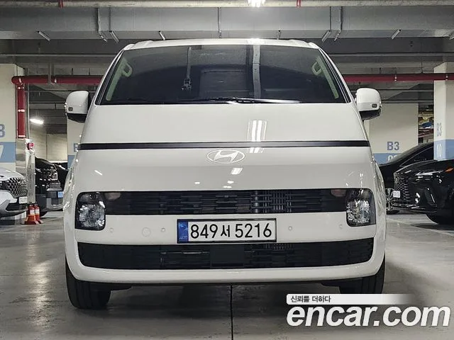 2026 Hyundai Staria