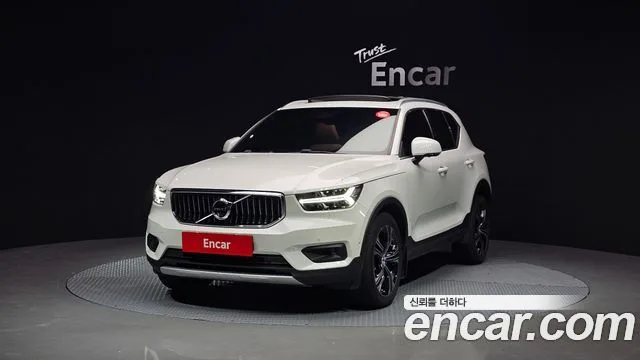 2021 Volvo XC40