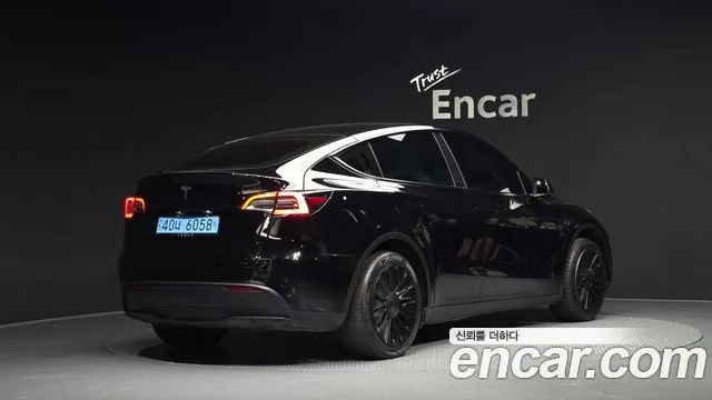 2024 Tesla Model Y, foto 2