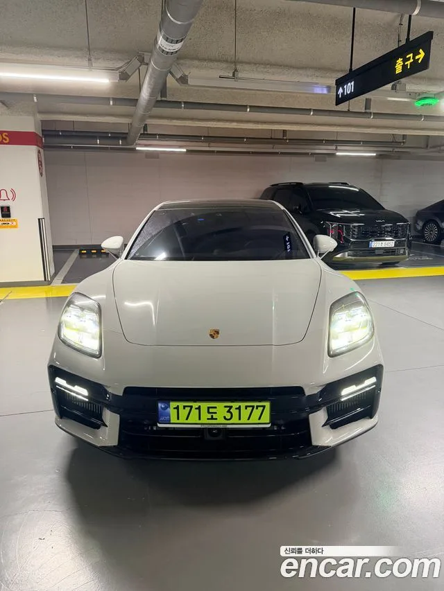 2025 Porsche Panamera