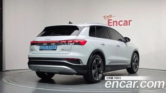 2022 Audi Q4 e-tron, foto 2