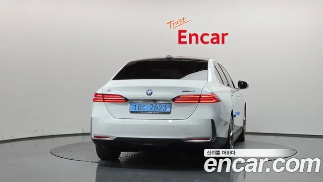 2024 BMW i5, foto 4