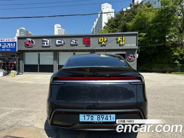 2026 Tesla Model Y, foto 4