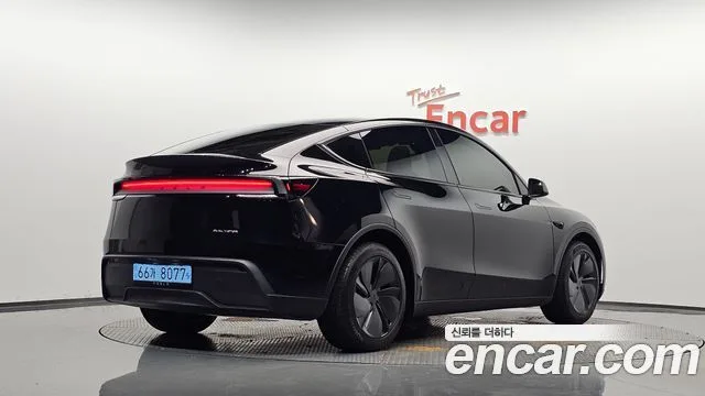 2025 Tesla Model Y