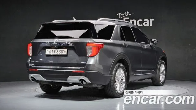2020 Ford Explorer, foto 2