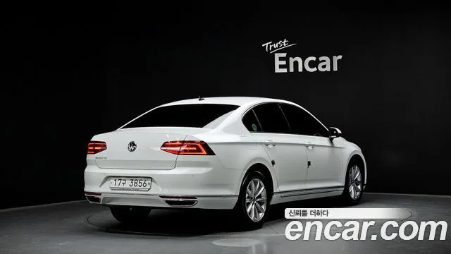 2018 Volkswagen Passat, foto 2