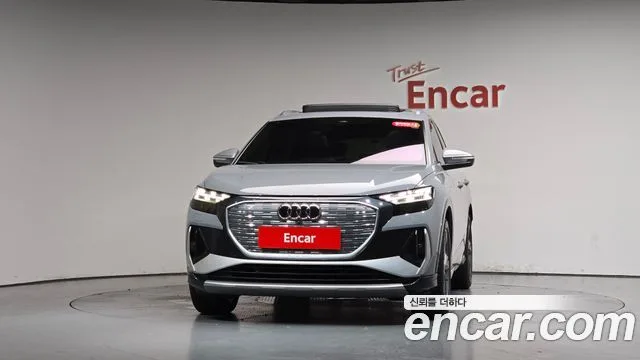 2022 Audi Q4 e-tron, foto 2