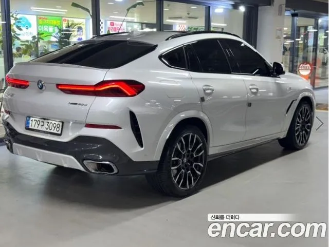 2025 BMW X6, foto 4