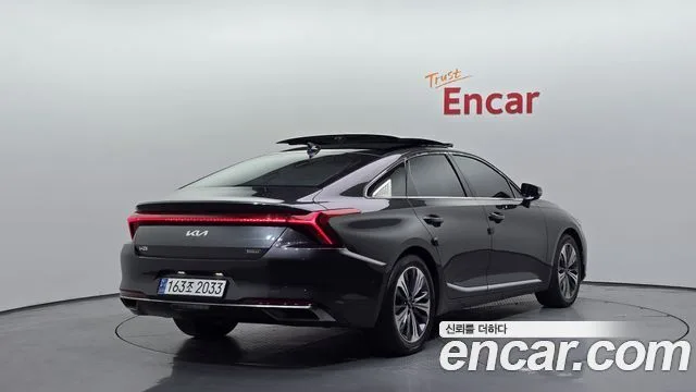 2022 Kia K8