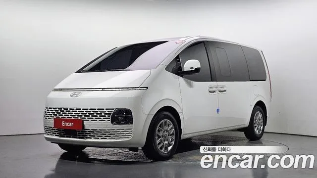 2025 Hyundai Staria