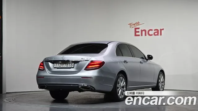 2018 Mercedes-Benz E-Class, foto 2