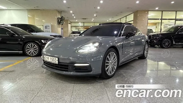 2017 Porsche Panamera
