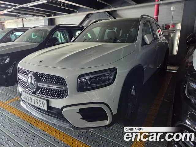 2025 Mercedes-Benz GLB-Class