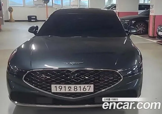 2023 Genesis G90