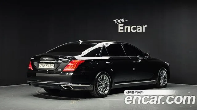 2018 Genesis EQ900