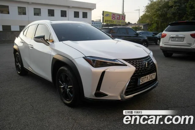 2025 Lexus UX