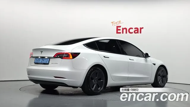 2022 Tesla Model 3, foto 2